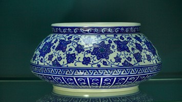 Bowl with blue & white floral pattern