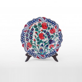 PLATE Plate with flower and foliate rim ;;27